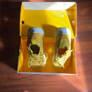 Under Armour Curry Flow basketball shoes, used Mens size 8